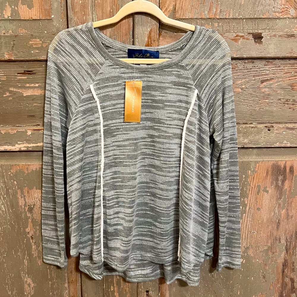Francesca’s Blue Rain Olive Gray Light Sweater - Picture 1 of 6